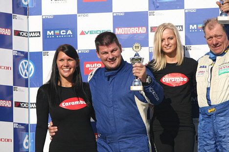 Jan Seerup med en velfortjent pokal.